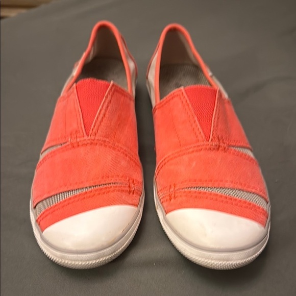Columbia Vulc N Vent Slip-On Sneakers - Picture 2 of 10